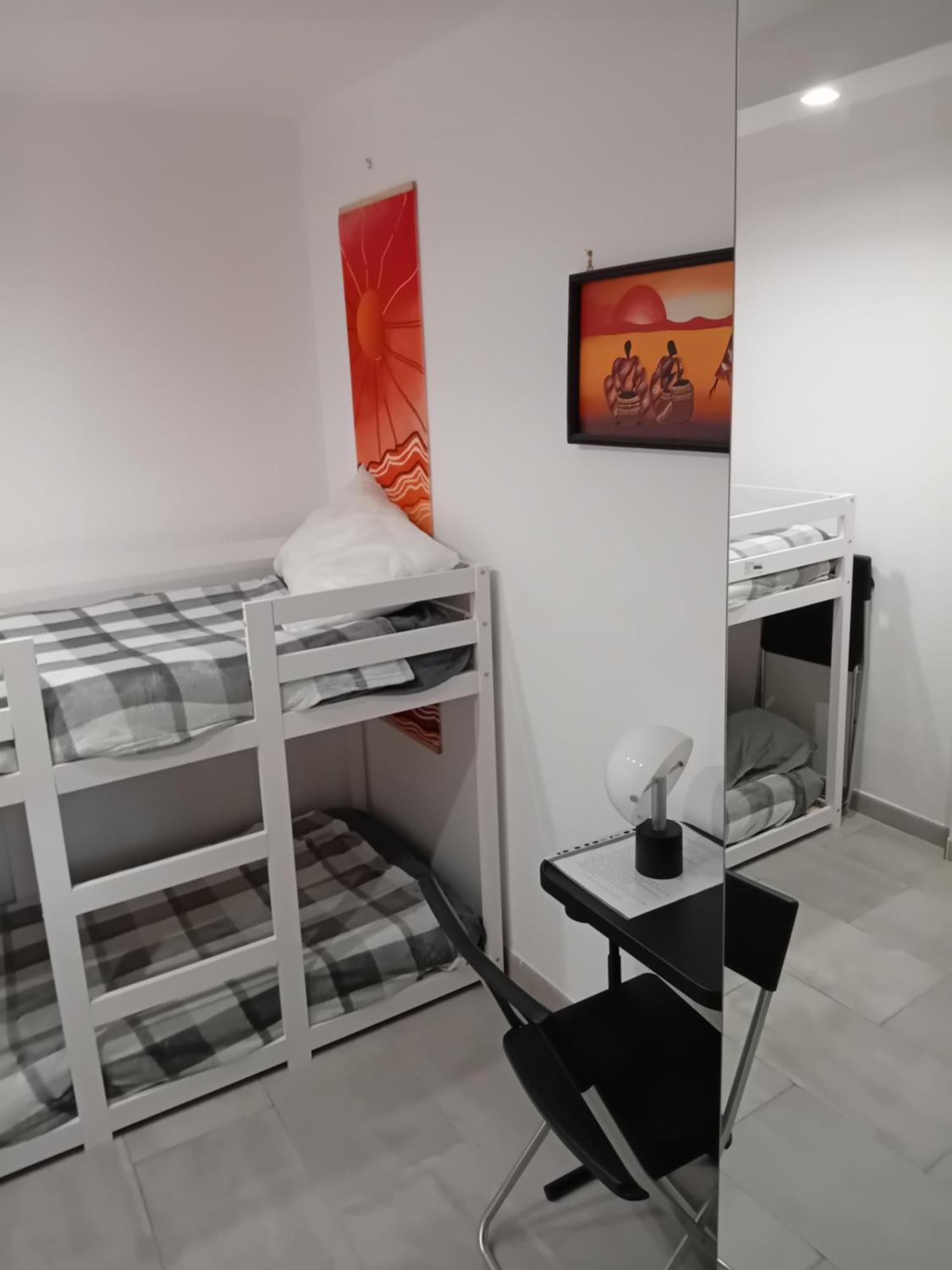 Room In Historical City Centre With Private Bathroom カターニア エクステリア 写真